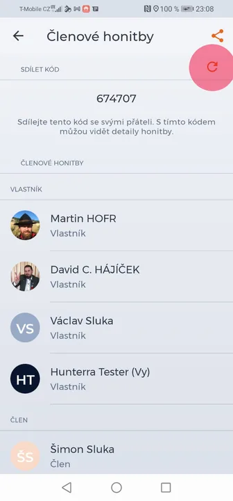 Screenshot of the HUNTERRA app Screenshot of the HUNTERRA app